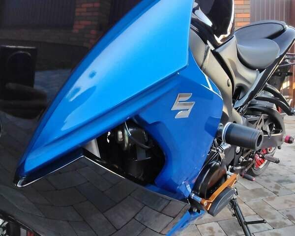 Синий Сузуки GSX-S 1000, объемом двигателя 1 л и пробегом 7 тыс. км за 10700 $, фото 43 на Automoto.ua