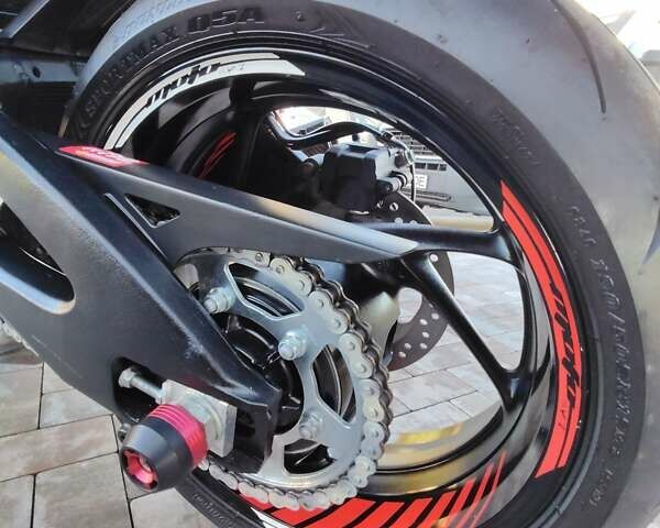 Синий Сузуки GSX-S 1000, объемом двигателя 1 л и пробегом 7 тыс. км за 10700 $, фото 44 на Automoto.ua