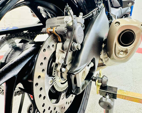 Синий Сузуки GSX-S 1000, объемом двигателя 1 л и пробегом 10 тыс. км за 9800 $, фото 20 на Automoto.ua