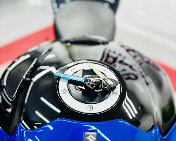 Синий Сузуки GSX-S 1000, объемом двигателя 1 л и пробегом 10 тыс. км за 9800 $, фото 28 на Automoto.ua