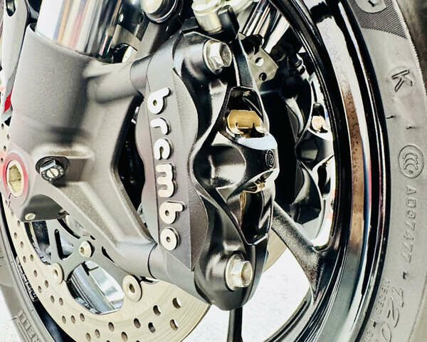 Синий Сузуки GSX-S 1000, объемом двигателя 1 л и пробегом 10 тыс. км за 9800 $, фото 16 на Automoto.ua