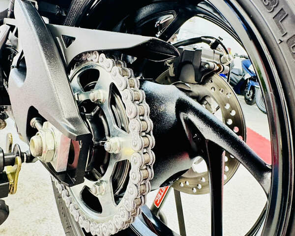 Синий Сузуки GSX-S 1000, объемом двигателя 1 л и пробегом 10 тыс. км за 9800 $, фото 21 на Automoto.ua