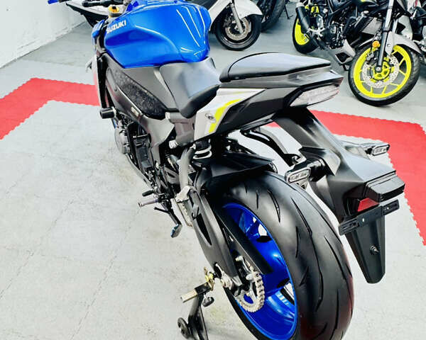 Синий Сузуки GSX-S 1000, объемом двигателя 1 л и пробегом 25 тыс. км за 11300 $, фото 8 на Automoto.ua