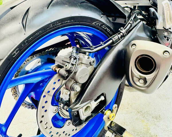 Синий Сузуки GSX-S 1000, объемом двигателя 1 л и пробегом 25 тыс. км за 11300 $, фото 18 на Automoto.ua