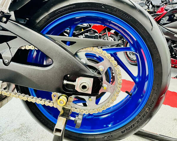 Синий Сузуки GSX-S 1000, объемом двигателя 1 л и пробегом 25 тыс. км за 11300 $, фото 20 на Automoto.ua