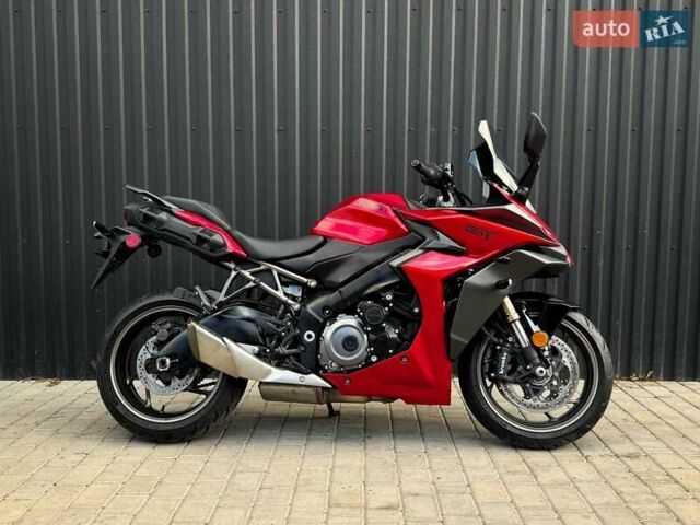 Красный Сузуки GSX-S 1000GT, объемом двигателя 1 л и пробегом 11 тыс. км за 12800 $, фото 7 на Automoto.ua