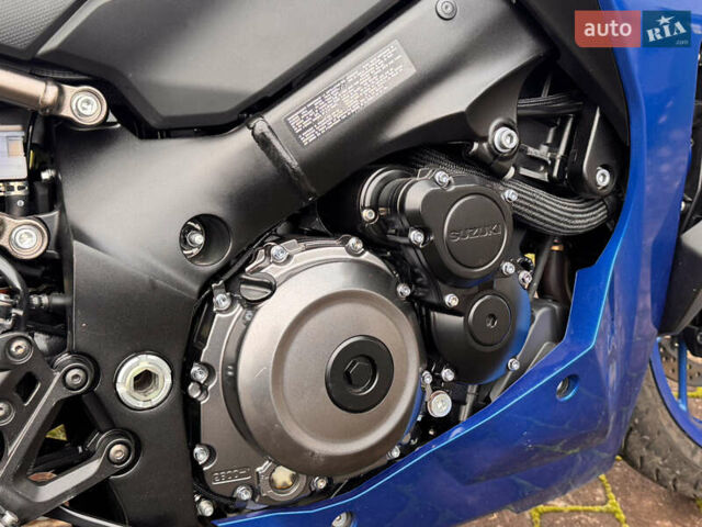 Синий Сузуки GSX-S 1000GX, объемом двигателя 1 л и пробегом 13 тыс. км за 12500 $, фото 6 на Automoto.ua
