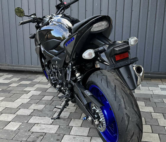 Чорний Сузукі GSX-S 750, об'ємом двигуна 0.75 л та пробігом 4 тис. км за 9000 $, фото 4 на Automoto.ua