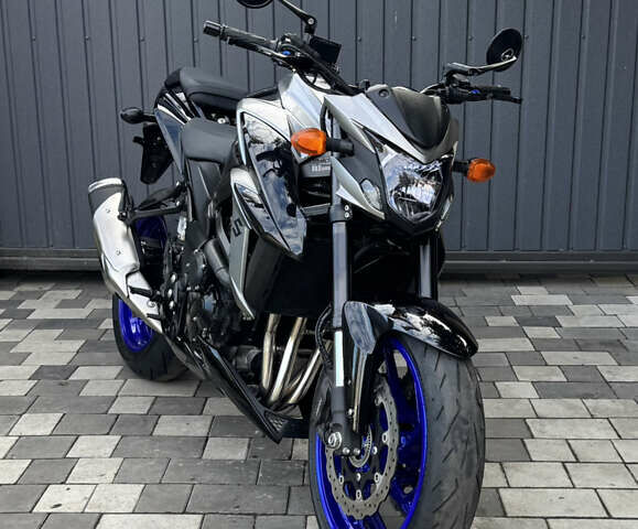 Чорний Сузукі GSX-S 750, об'ємом двигуна 0.75 л та пробігом 4 тис. км за 9000 $, фото 1 на Automoto.ua