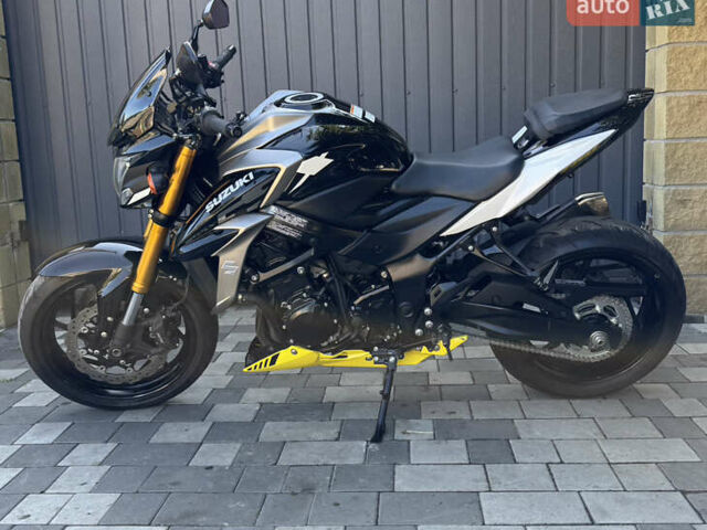 Черный Сузуки GSX-S 750, объемом двигателя 0.75 л и пробегом 10 тыс. км за 9700 $, фото 5 на Automoto.ua