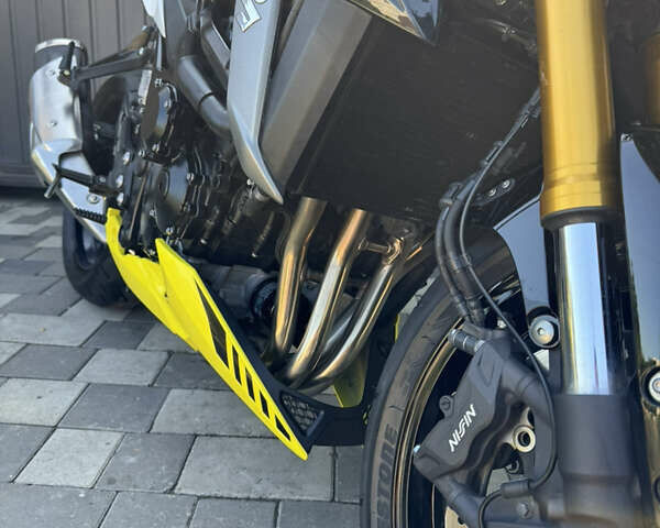 Черный Сузуки GSX-S 750, объемом двигателя 0.75 л и пробегом 10 тыс. км за 9700 $, фото 10 на Automoto.ua