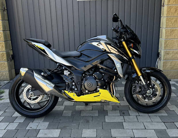 Черный Сузуки GSX-S 750, объемом двигателя 0.75 л и пробегом 10 тыс. км за 9700 $, фото 2 на Automoto.ua