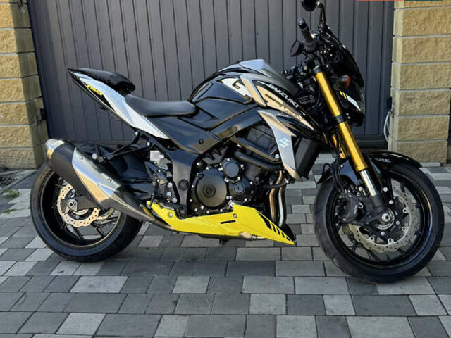 Черный Сузуки GSX-S 750, объемом двигателя 0.75 л и пробегом 10 тыс. км за 9700 $, фото 4 на Automoto.ua