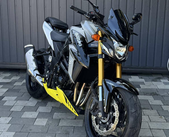 Черный Сузуки GSX-S 750, объемом двигателя 0.75 л и пробегом 10 тыс. км за 9700 $, фото 1 на Automoto.ua