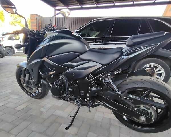Сузукі GSX-S 750, об'ємом двигуна 0.75 л та пробігом 5 тис. км за 10200 $, фото 8 на Automoto.ua