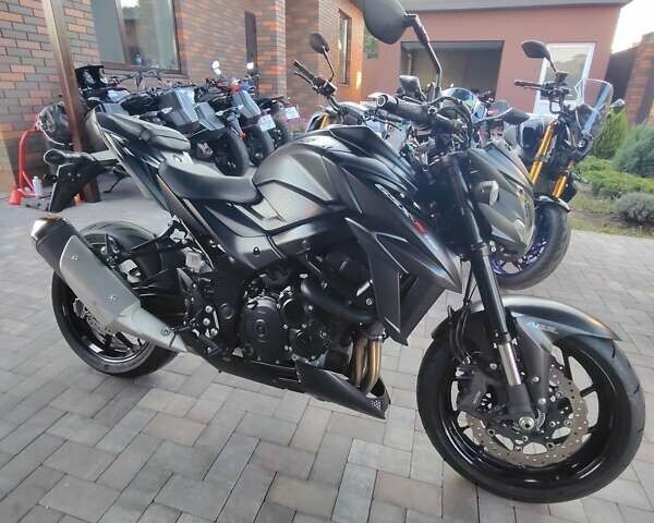 Сузукі GSX-S 750, об'ємом двигуна 0.75 л та пробігом 5 тис. км за 10200 $, фото 6 на Automoto.ua