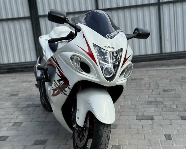 Белый Сузуки GSX 1300R Hayabusa, объемом двигателя 1.3 л и пробегом 38 тыс. км за 11000 $, фото 8 на Automoto.ua