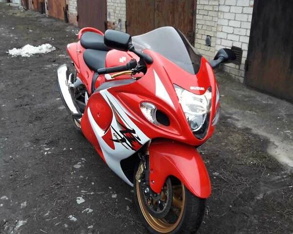 Красный Сузуки GSX 1300R Hayabusa, объемом двигателя 1.34 л и пробегом 8 тыс. км за 13000 $, фото 4 на Automoto.ua