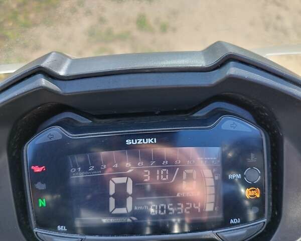 Чорний Сузукі GSX 250R, об'ємом двигуна 0.25 л та пробігом 6 тис. км за 3599 $, фото 6 на Automoto.ua