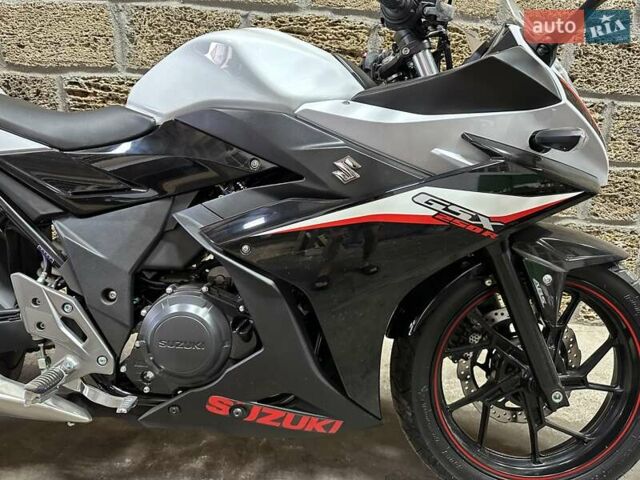 Сузуки GSX 250R, объемом двигателя 0.25 л и пробегом 1 тыс. км за 4500 $, фото 7 на Automoto.ua
