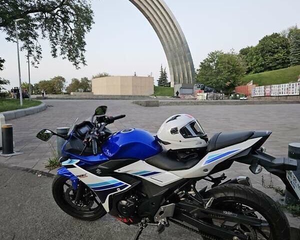 Синий Сузуки GSX 250R, объемом двигателя 0.25 л и пробегом 15 тыс. км за 2800 $, фото 4 на Automoto.ua