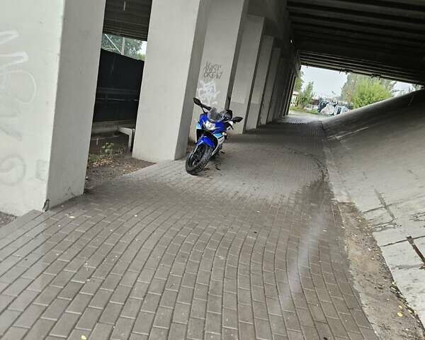 Синий Сузуки GSX 250R, объемом двигателя 0.25 л и пробегом 15 тыс. км за 2800 $, фото 9 на Automoto.ua