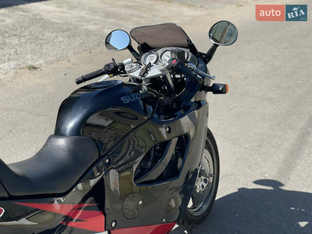 Черный Сузуки GSX 600F, объемом двигателя 0.6 л и пробегом 40 тыс. км за 2800 $, фото 6 на Automoto.ua
