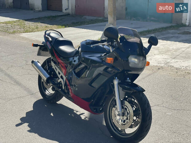 Черный Сузуки GSX 600F, объемом двигателя 0.6 л и пробегом 40 тыс. км за 2800 $, фото 9 на Automoto.ua