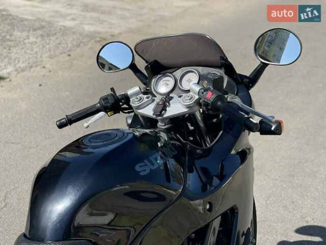 Черный Сузуки GSX 600F, объемом двигателя 0.6 л и пробегом 40 тыс. км за 2800 $, фото 11 на Automoto.ua
