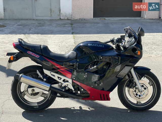 Черный Сузуки GSX 600F, объемом двигателя 0.6 л и пробегом 40 тыс. км за 2800 $, фото 8 на Automoto.ua