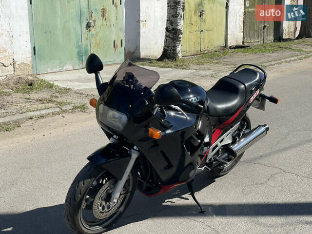 Черный Сузуки GSX 600F, объемом двигателя 0.6 л и пробегом 40 тыс. км за 2800 $, фото 1 на Automoto.ua