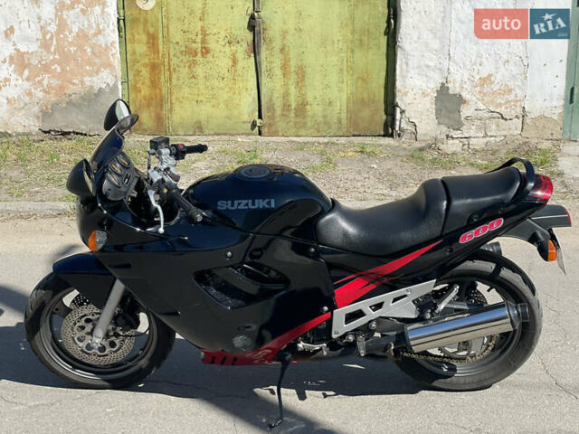 Черный Сузуки GSX 600F, объемом двигателя 0.6 л и пробегом 40 тыс. км за 2800 $, фото 2 на Automoto.ua
