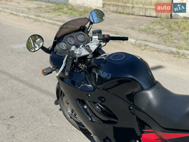 Черный Сузуки GSX 600F, объемом двигателя 0.6 л и пробегом 40 тыс. км за 2800 $, фото 4 на Automoto.ua