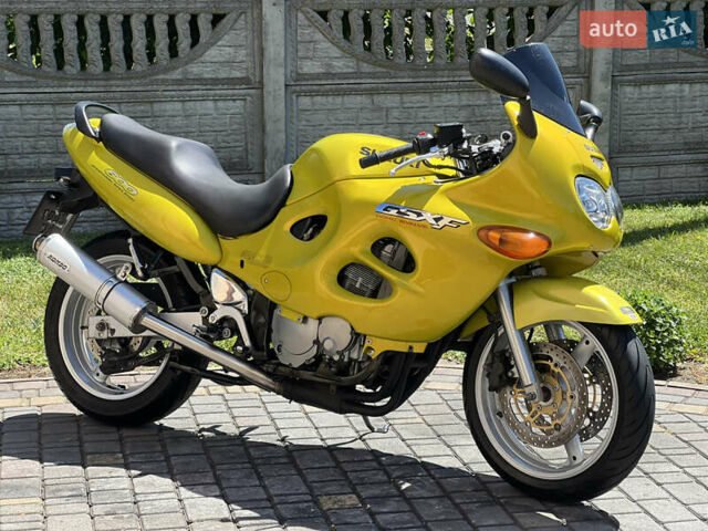 Желтый Сузуки GSX 600F, объемом двигателя 0.6 л и пробегом 27 тыс. км за 3500 $, фото 1 на Automoto.ua