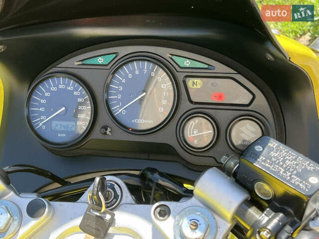 Желтый Сузуки GSX 600F, объемом двигателя 0.6 л и пробегом 27 тыс. км за 3500 $, фото 5 на Automoto.ua
