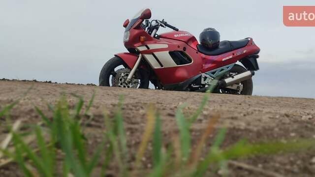 Красный Сузуки GSX 750F Katana, объемом двигателя 0 л и пробегом 45 тыс. км за 1500 $, фото 4 на Automoto.ua