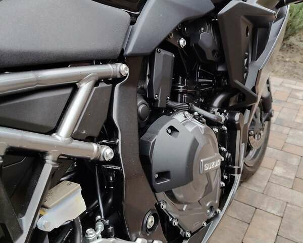 Сузуки GSX 8R, объемом двигателя 0.8 л и пробегом 1 тыс. км за 11500 $, фото 11 на Automoto.ua