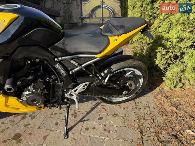 Желтый Сузуки GSX 8R, объемом двигателя 0.8 л и пробегом 13 тыс. км за 9600 $, фото 5 на Automoto.ua