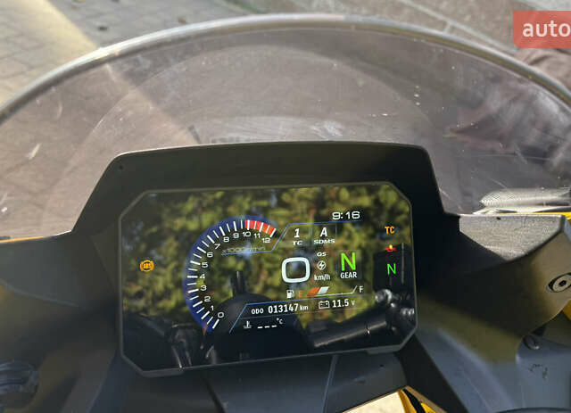 Желтый Сузуки GSX 8R, объемом двигателя 0.8 л и пробегом 13 тыс. км за 9600 $, фото 8 на Automoto.ua