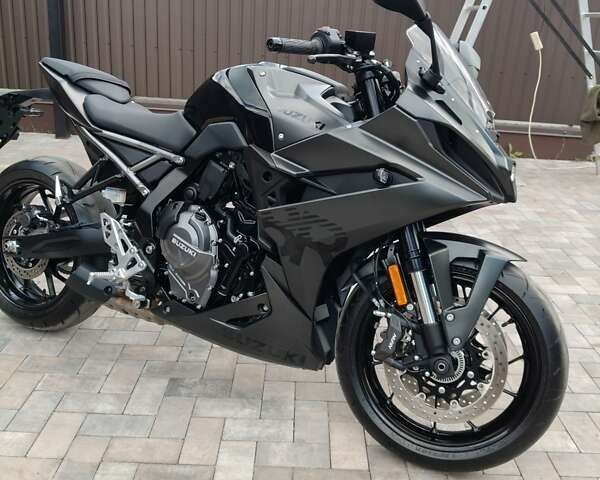 Черный Сузуки GSX 8S, объемом двигателя 0.78 л и пробегом 1 тыс. км за 11500 $, фото 7 на Automoto.ua