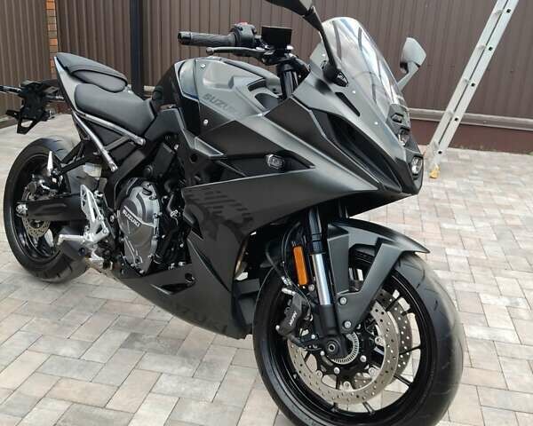 Черный Сузуки GSX 8S, объемом двигателя 0.78 л и пробегом 1 тыс. км за 11500 $, фото 2 на Automoto.ua
