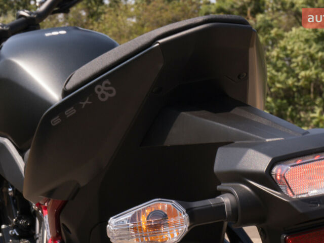 Сузуки GSX 8S 2025 в Одессе на Automoto.ua Сузуки GSX 8S, объемом двигателя 0.78 л и пробегом 0 тыс. км за 10609 $, фото 8 на Automoto.ua