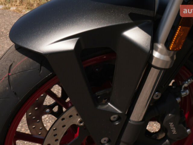 Сузуки GSX 8S, объемом двигателя 0.78 л и пробегом 0 тыс. км за 10630 $, фото 12 на Automoto.ua