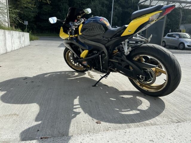 Сузуки GSX R 750, объемом двигателя 0.75 л и пробегом 0 тыс. км за 7800 $, фото 3 на Automoto.ua