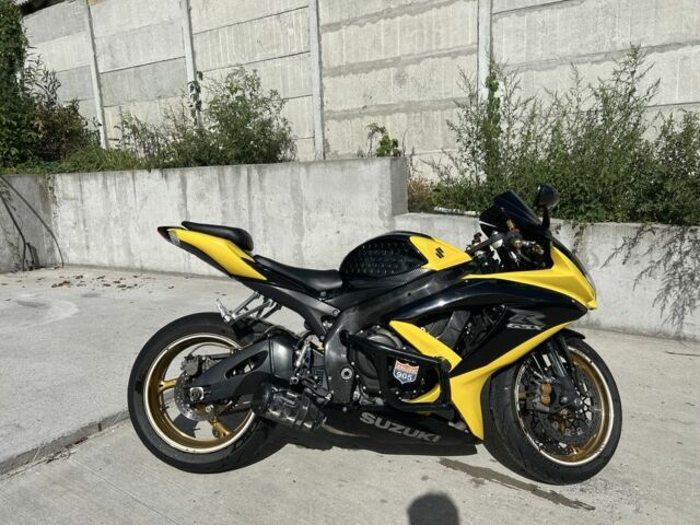 Сузуки GSX R 750, объемом двигателя 0.75 л и пробегом 0 тыс. км за 7800 $, фото 5 на Automoto.ua