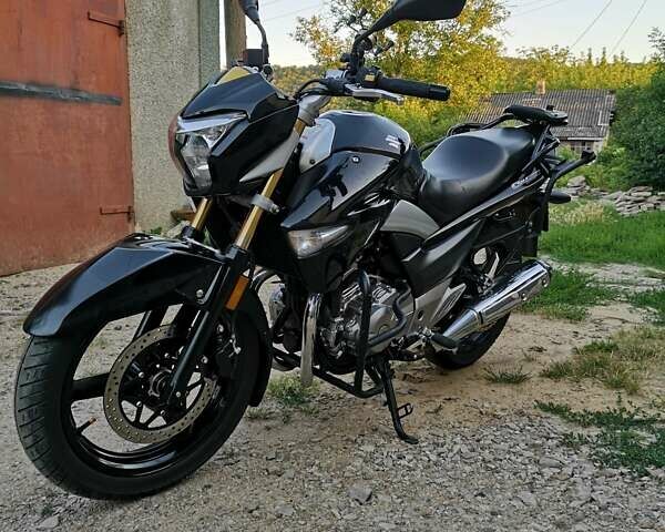 Черный Сузуки GW 250, объемом двигателя 0.25 л и пробегом 22 тыс. км за 2600 $, фото 3 на Automoto.ua