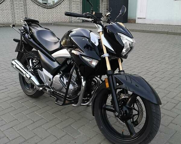 Черный Сузуки GW 250, объемом двигателя 0.25 л и пробегом 22 тыс. км за 2600 $, фото 1 на Automoto.ua