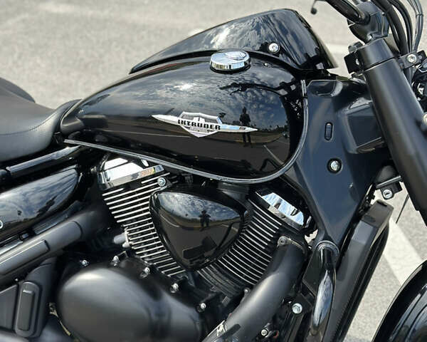 Чорний Сузукі Intruder 1500, об'ємом двигуна 1.5 л та пробігом 38 тис. км за 12500 $, фото 4 на Automoto.ua