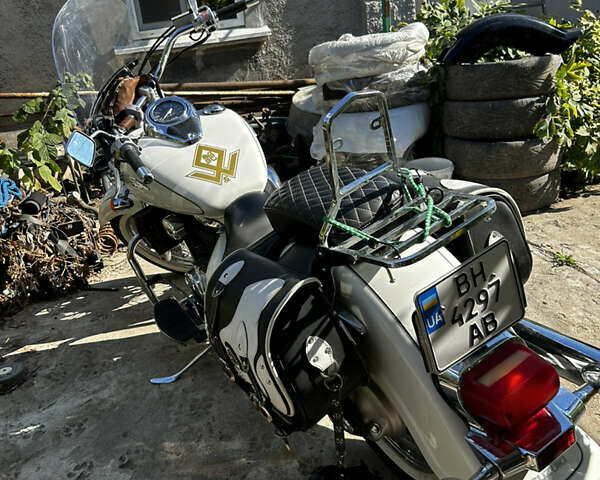 Білий Сузукі Intruder 400, об'ємом двигуна 0.4 л та пробігом 61 тис. км за 3900 $, фото 5 на Automoto.ua