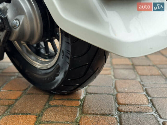 Білий Сузукі Intruder 400, об'ємом двигуна 0.4 л та пробігом 20 тис. км за 3500 $, фото 14 на Automoto.ua